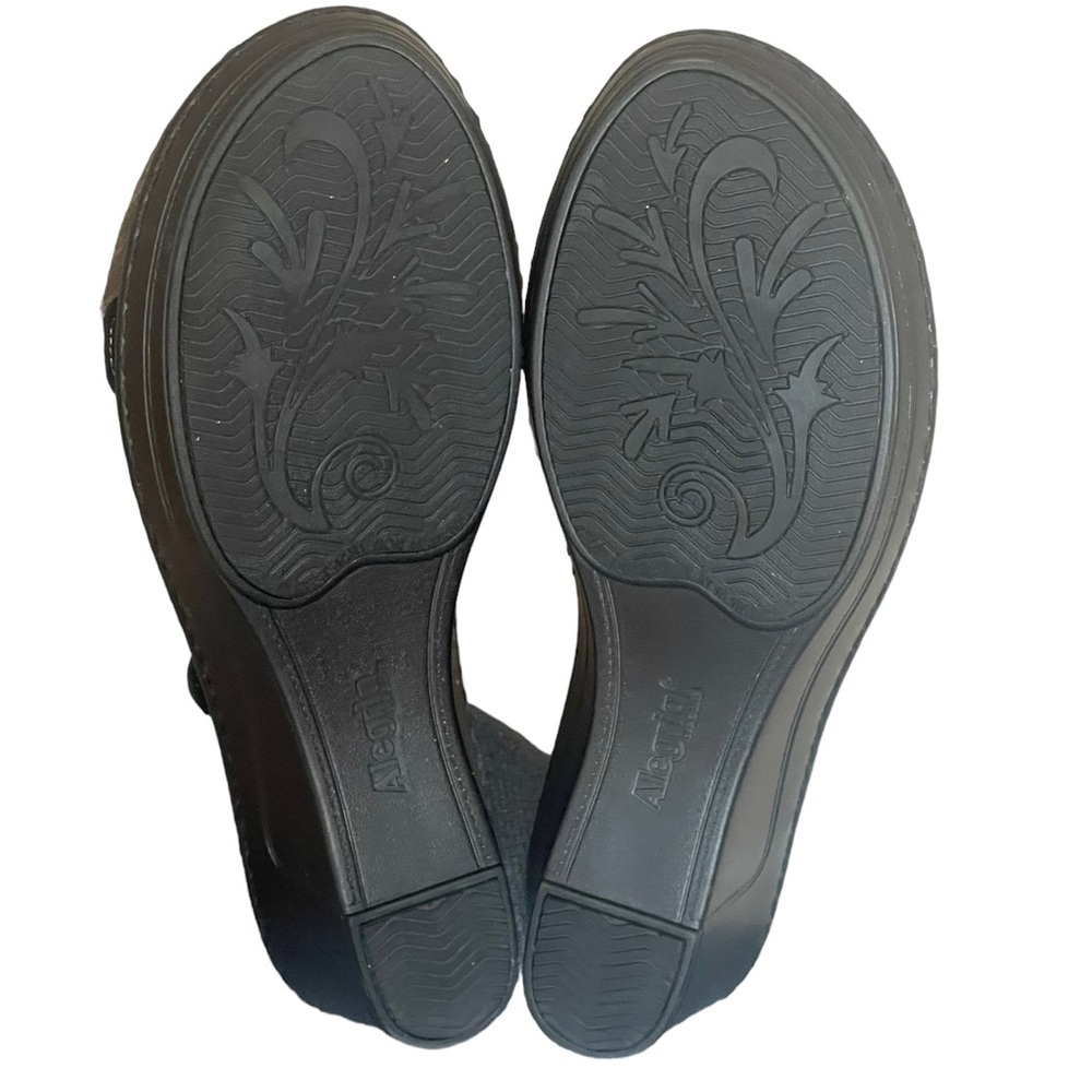 Alegria Loti Women's Tectonic
Iridescent Leather Slide On
Sandals Sz 41(10.5) - Picture 6 of 12